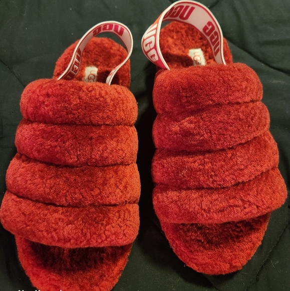 UGG fluff yeah slides - Picture 1 of 3